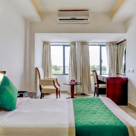 Hotel Luciya Kochi Buitenkant foto