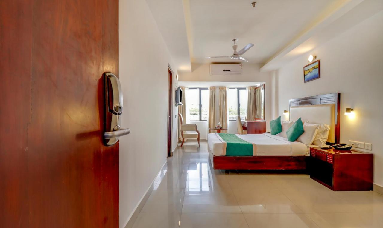 Hotel Luciya Kochi Buitenkant foto