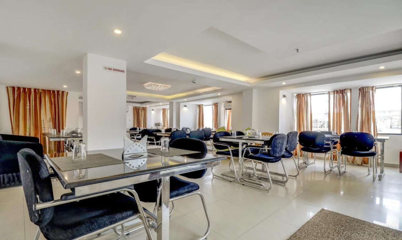 Hotel Luciya Kochi Buitenkant foto