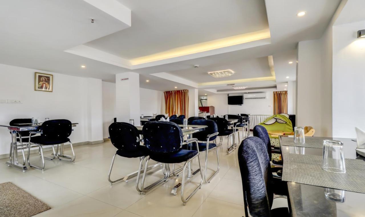 Hotel Luciya Kochi Buitenkant foto