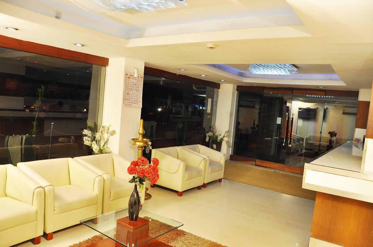 Hotel Luciya Kochi Buitenkant foto