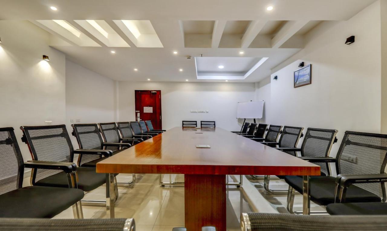 Hotel Luciya Kochi Buitenkant foto