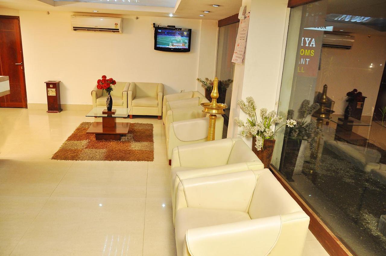 Hotel Luciya Kochi Buitenkant foto