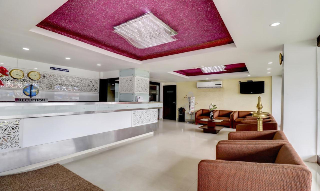 Hotel Luciya Kochi Buitenkant foto