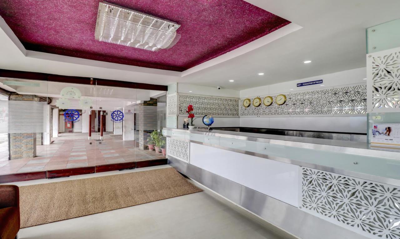 Hotel Luciya Kochi Buitenkant foto