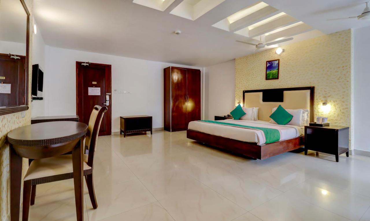 Hotel Luciya Kochi Buitenkant foto