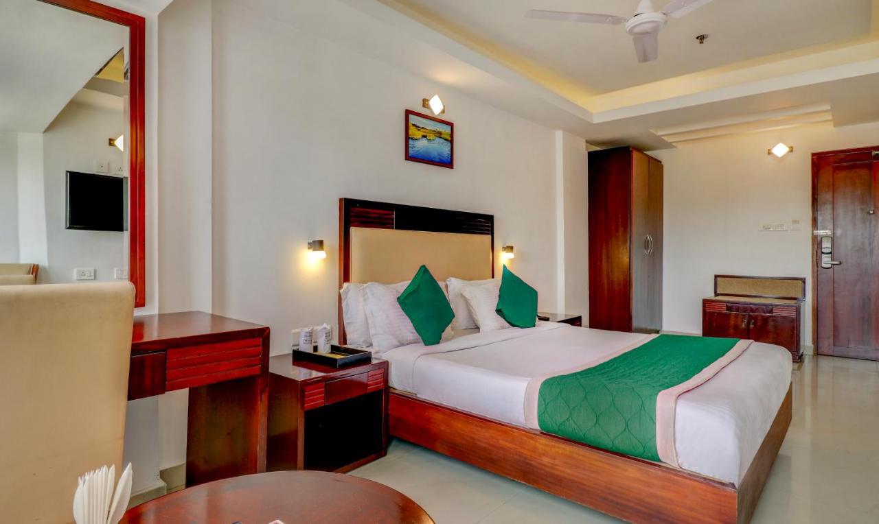Hotel Luciya Kochi Buitenkant foto