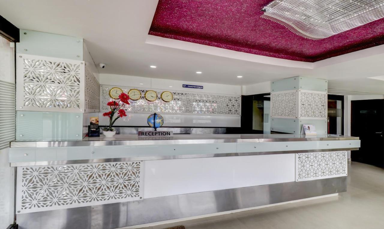 Hotel Luciya Kochi Buitenkant foto