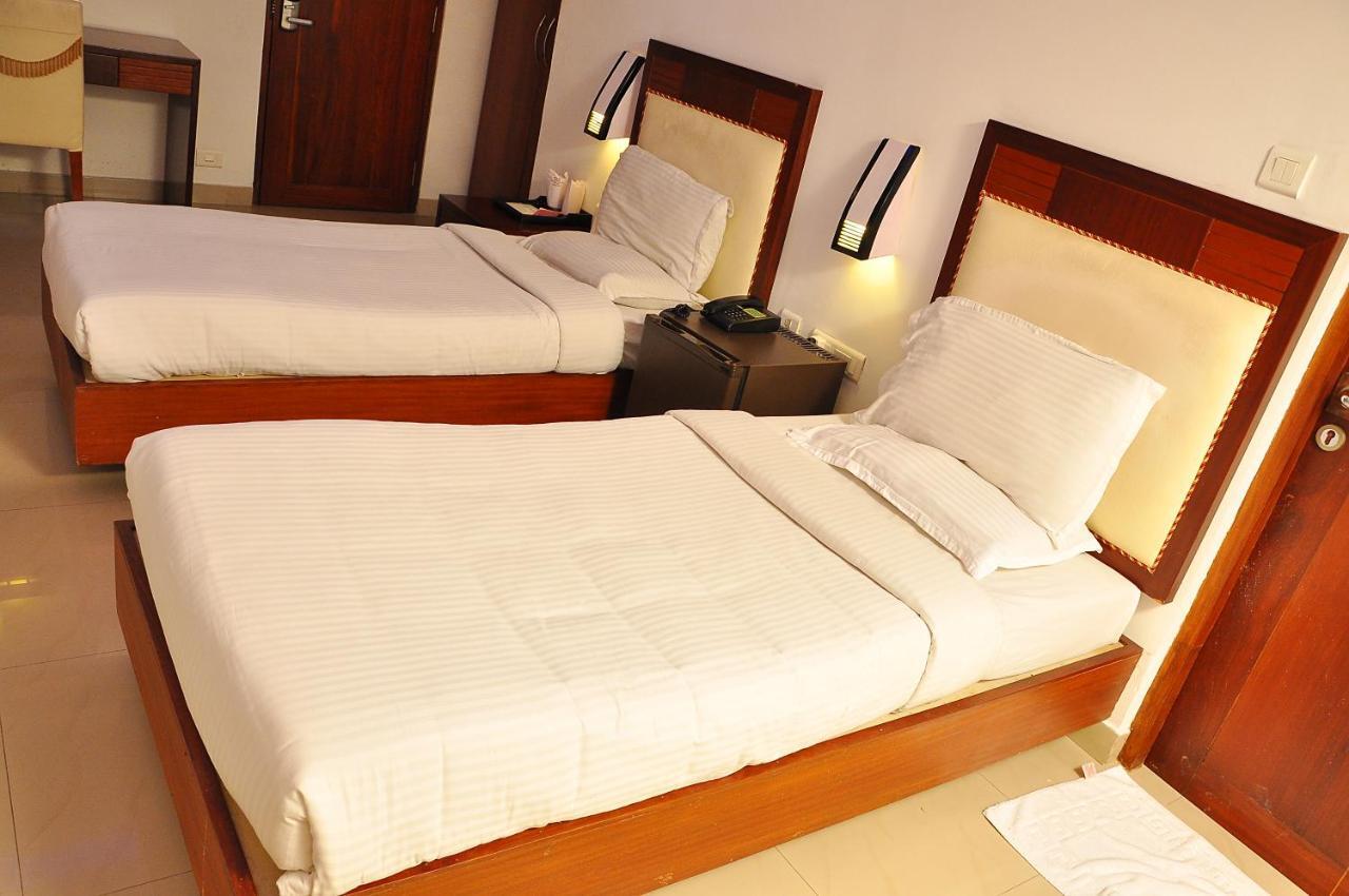 Hotel Luciya Kochi Buitenkant foto