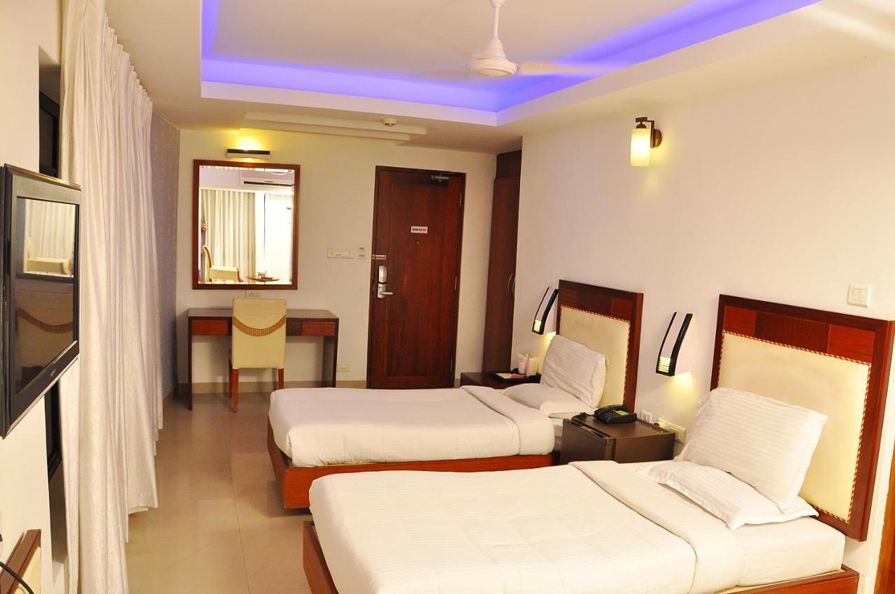 Hotel Luciya Kochi Buitenkant foto
