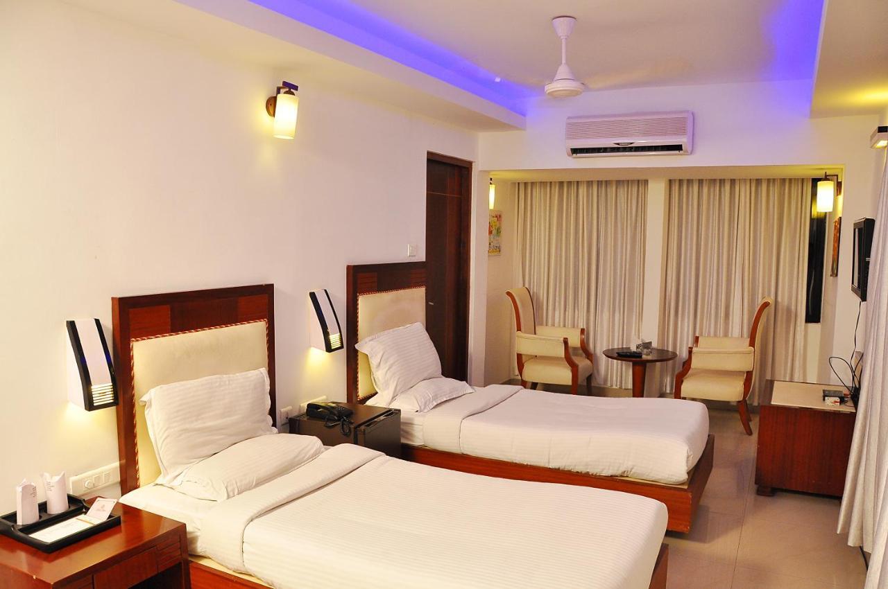 Hotel Luciya Kochi Buitenkant foto