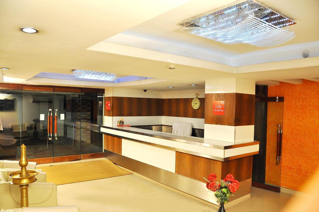Hotel Luciya Kochi Buitenkant foto