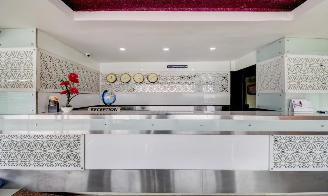 Hotel Luciya Kochi Buitenkant foto