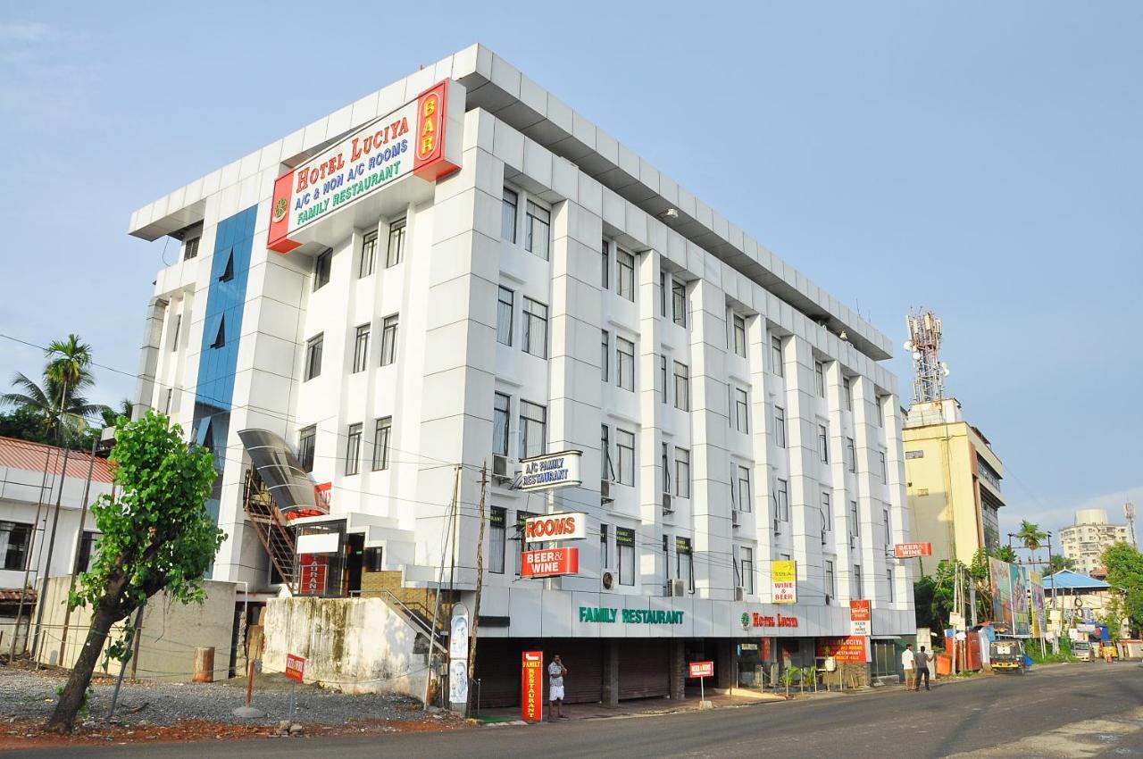 Hotel Luciya Kochi Buitenkant foto