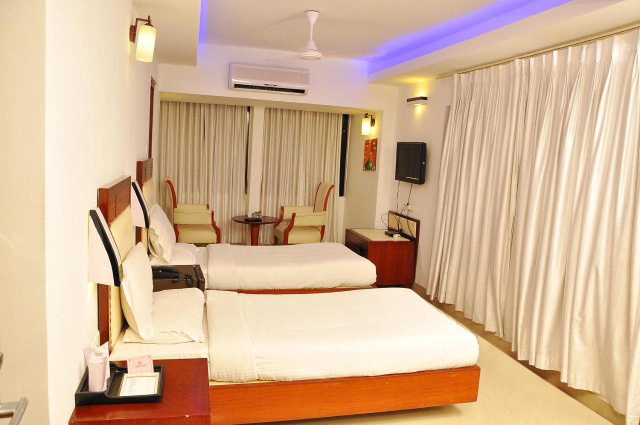Hotel Luciya Kochi Buitenkant foto